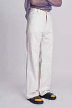 Load image into Gallery viewer, WHITE TROUSER